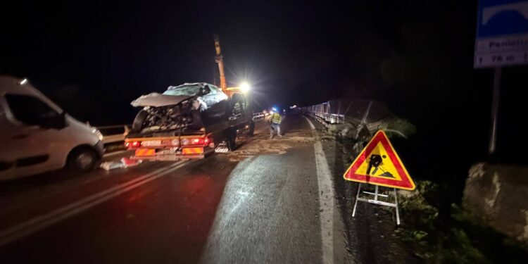 Altro incidente sulla Bussentina: perde il controllo e finisce fuori  strada a Morigerati