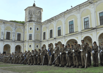 Alla caserma “Ronga” di Persano avvicendamento al comando del Reggimento Garibaldi: a De Palo subentra De Gennaro