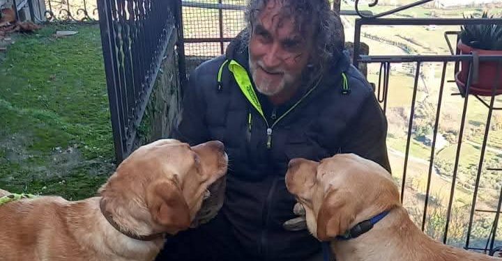 Un gesto di straordinaria umanità tra i monti di Galdo e Sicignano. Antonio Vorrey Valanzano salva due labrador dispersi