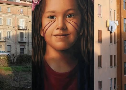 Potenza, Jorit firma un murale per Hind Rajab