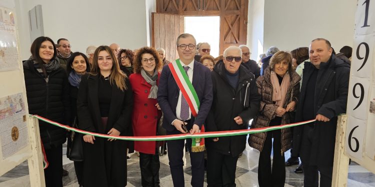 Inaugurata la mostra su 30 anni di calendari su Montesano sulla Marcellana
