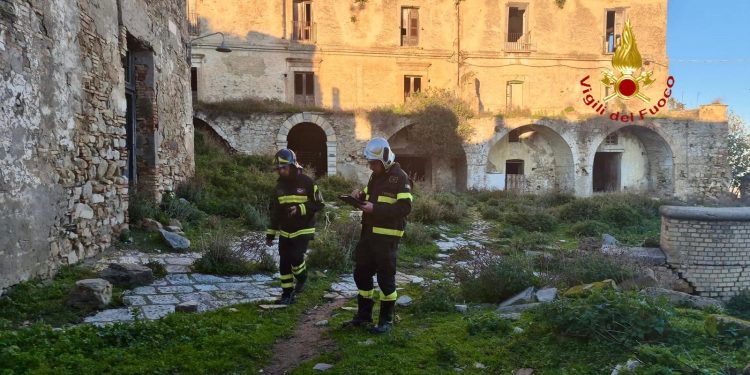 A Craco Vecchia la grande esercitazione sismica dei Vigili del Fuoco: in campo quattro regioni del Sud