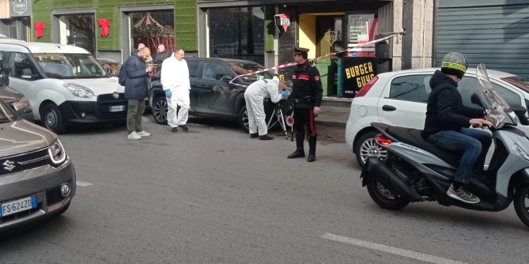 Lite degenera in accoltellamento a Salerno, 40enne trovato ferito sul Lungomare Trieste