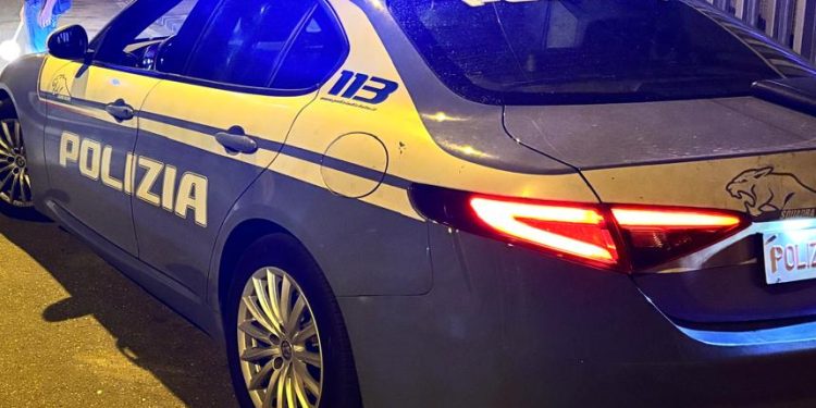 Maxi-rissa nella movida di Salerno, notte di violenza in piazza Flavio Gioia