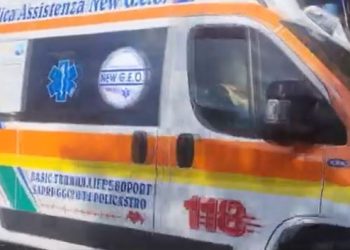 Fiocco rosa sull’ambulanza: Selin nasce durante il trasferimento del 118 a Policastro