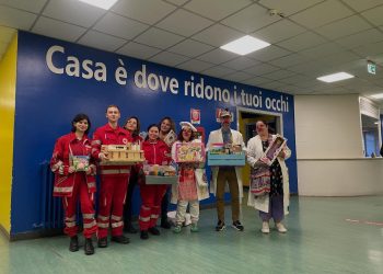 I volontari della Croce Rossa Italiana di Polla regalano doni e sorrisi ai pazienti del “Luigi Curto”