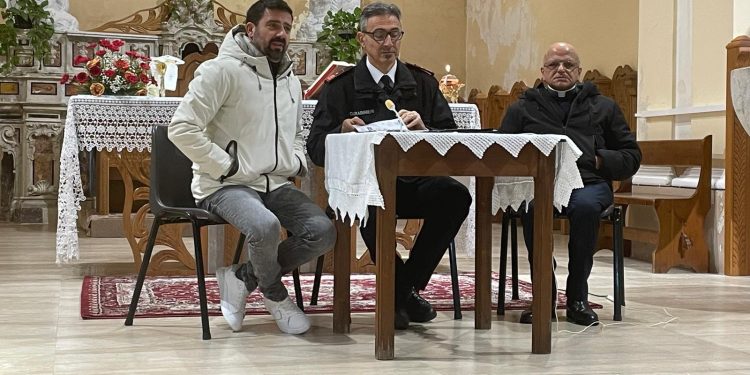 Truffe agli anziani, Auletta fa squadra: sindaco, Carabinieri e parroco incontrano i cittadini