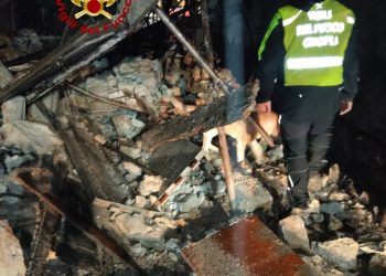 Paura a Forino per il crollo di un palazzo. Il sindaco: “Poteva essere una tragedia”