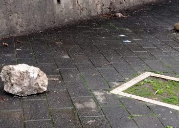 Cadono massi al Forte La Carnale a Salerno: verifiche ed  area transennata