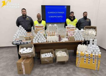 Maxi sequestro di medicinali illegali a Napoli