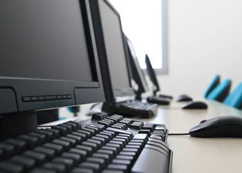 Rubati computer e materiale scolastico nella scuola media di San Rufo