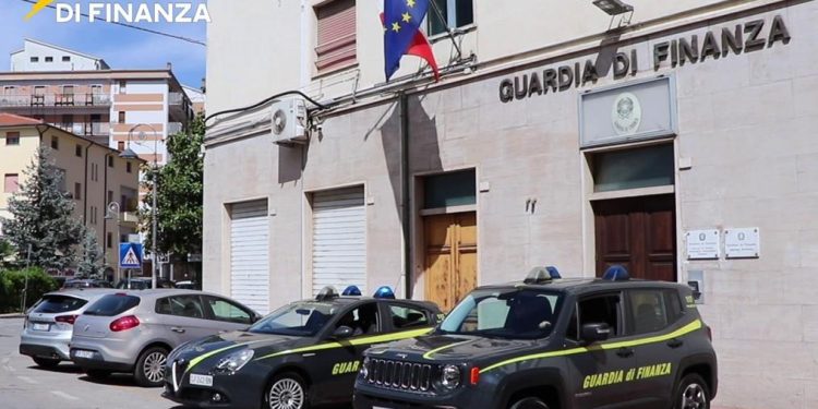 Maxi sequestro della Guardia di Finanza nel potentino: oltre 127mila prodotti non sicuri ritirati dal mercato