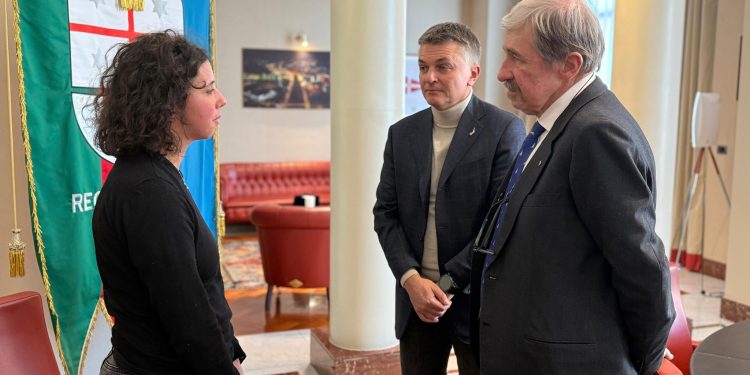 Il sorriso di Samuele arriva in Liguria: Giulia Iannuzzi incontra il presidente Bucci per sostenere il Gaslini
