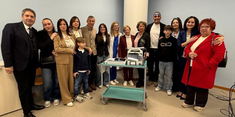 Donati un elettrocardiografo e un defibrillatore all’ospedale di Eboli
