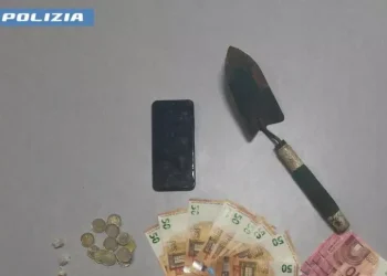 Spaccio nei pressi delle scuole a Potenza: arrestato giovane con dosi di eroina e 900 euro in contanti