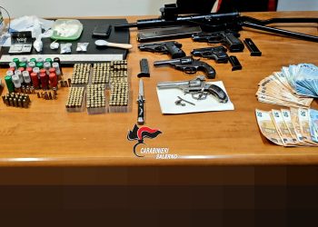 Giffoni Valle Piana, droga e armi in casa: arrestato dai Carabinieri un uomo di 50 anni