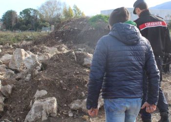 Rifiuti edilizi sotterrati in un fondo agricolo a Capaccio: blitz dei Carabinieri Forestali e Guardie Accademia Kronos