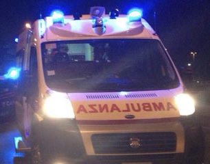 Incidente stradale a Buccino: due giovani feriti, trasportati in codice rosso in ospedale