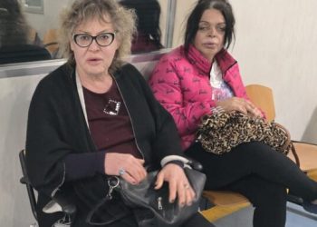 Dopo sei giorni su una barella, una donna trans rifiuta ricovero del reparto maschile del Ruggi di Salerno. Interviene il presidente Fico