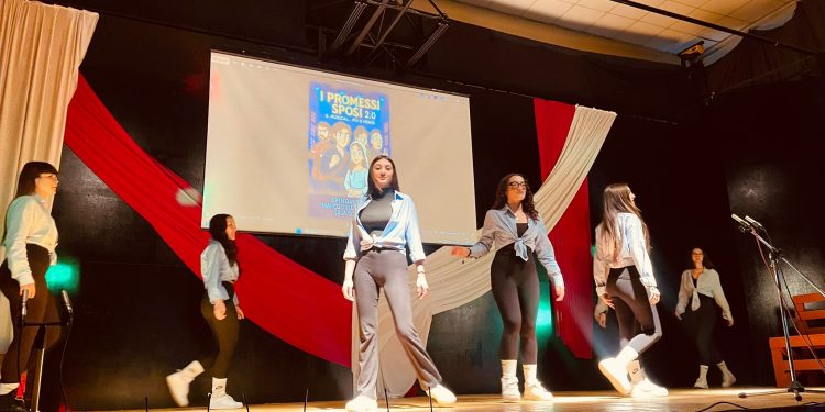 Al “Cicerone” gli studenti hanno dato vita a “I Promessi Sposi 2.0. Il musical… più o meno!”