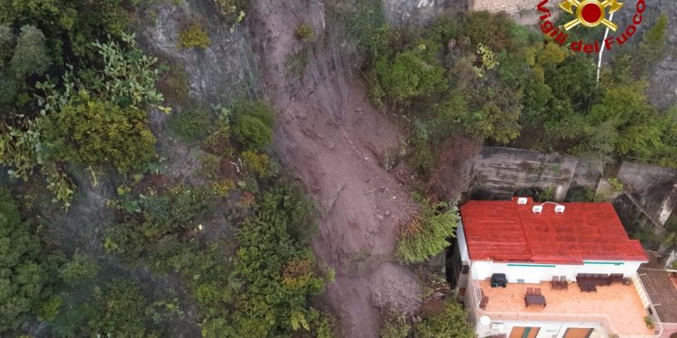 Frane e maltempo in Campania, evacuate cinque famiglie a Vietri sul Mare