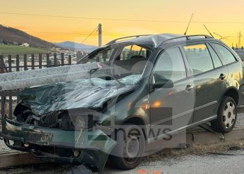 Tito, il guard rail sfonda il parabrezza e attraversa l’auto: 25enne miracolata
