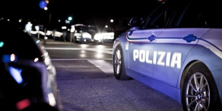 Smantellata organizzazione  dedita a prostituzione e spaccio di stupefacenti nel centro storico di Salerno: operazione della Polizia di Stato