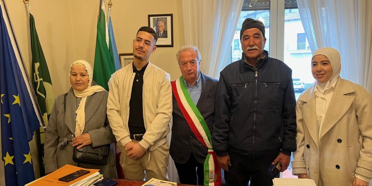 Miad e Hilal hanno deciso di sposarsi a Sanza. Il sindaco: “Successo sociale e culturale”