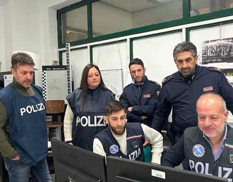 Sperona con l’auto l’ex compagna a Matera: arrestato 33enne
