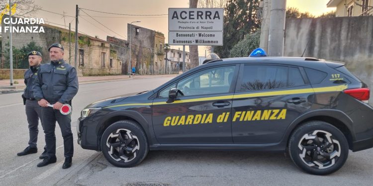 Traffico di rifiuti nella “Terra dei Fuochi”: sequestri anche nel salernitano