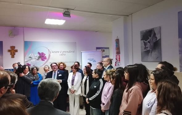 Disturbi alimentari, inaugurata la “Stanza Lilla” presso il centro di Chiaromonte