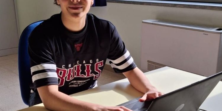 Olimpiadi di Informatica: Giovanni Forlano dell’ITE “A. Sacco” passa alla fase territoriale