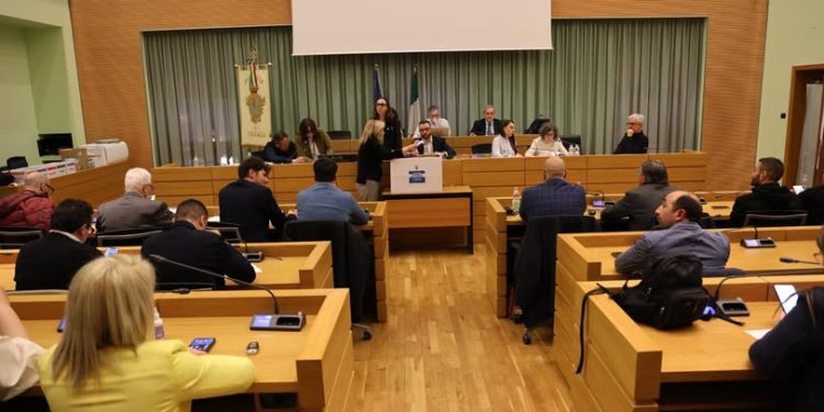 Elezioni provinciali a Potenza, ecco il nuovo Consiglio: affluenza all’85,8%. Giordano: “Segnale di forte partecipazione”