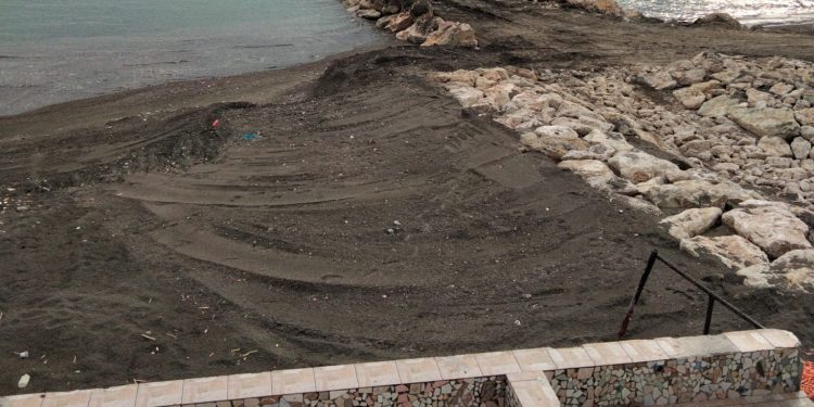 Ordigno bellico sulla spiaggia di Torrione: lungomare chiuso e bomba messa in sicurezza
