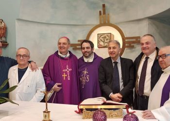 Lunedì Santo, il Vescovo De Luca in visita all’ospedale di Polla e all’Hospice di Sant’Arsenio