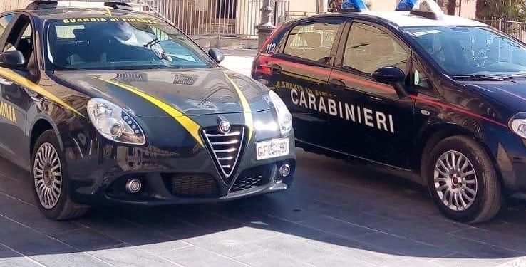 Frodi informatiche e riciclaggio nel salernitano: sequestri e misure cautelari in numerose regioni
