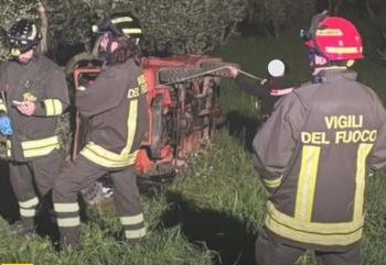 Incidente mortale nel Potentino. Un uomo perde il controllo del mezzo agricolo e finisce fuori strada a Ruoti