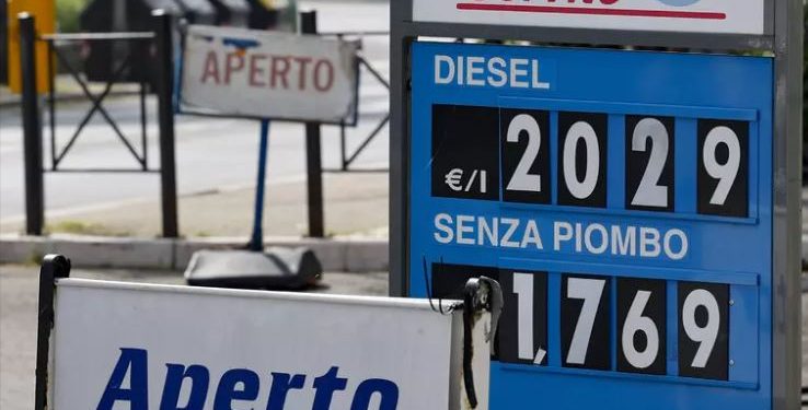 Gasolio oltre i due euro in Basilicata, scatta l’allarme: “Situazione insostenibile”