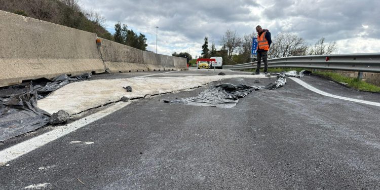 Cilentana. Nuove chiusure a Massicelle: lunedì stop di quattro ore per intervenire sull’avvallamento