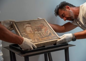 Il mistero del mosaico degli amanti: trafugato durante la guerra, ritrovato a Pompei ma originario delle Marche