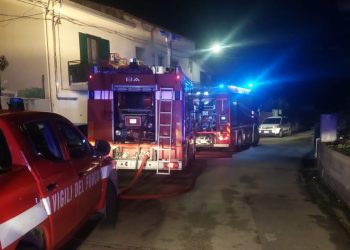 Si incendia abitazione a San Cipriano Picentino: 50enne intossicato