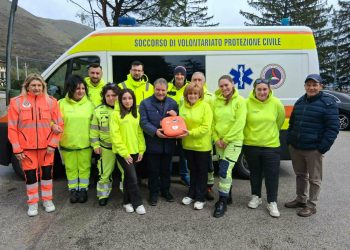 Un cittadino di Monte San Giacomo dona un defibrillatore alla Protezione Civile di Sassano