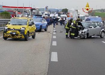 Scontro tra due auto sulla Statale 99 a Matera: tre feriti, strada temporaneamente chiusa
