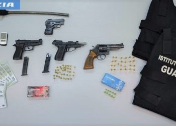 Armi, banconote false e moto rubata: scoperto arsenale in casa. Scatta l’arresto a Salerno