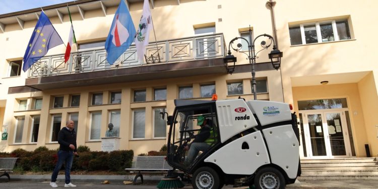 Strade più pulite a Sant’Arsenio con l’arrivo del servizio di spazzatrice meccanizzata