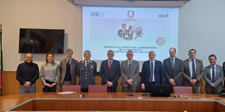 Firmato in Prefettura a Salerno  il nuovo protocollo contro i reati ai danni di banche e clienti
