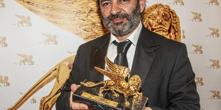 Leone d’Oro per Giovanni Sciarrillo, il “look maker dei vip” : Buccino lo accoglie con una cerimonia in suo onore