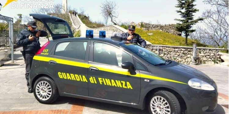 Controlli antidroga nel potentino: sequestri e cinque segnalazioni grazie ai cani delle Fiamme Gialle
