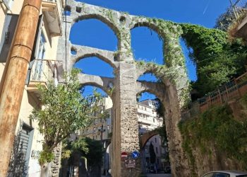 Vandali all’Acquedotto medioevale di Salerno: blocchi rubati e messi in vendita,