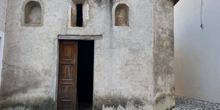 La chiesetta di Santo Stefano a Sanza torna ai cittadini: la donazione delle due proprietarie